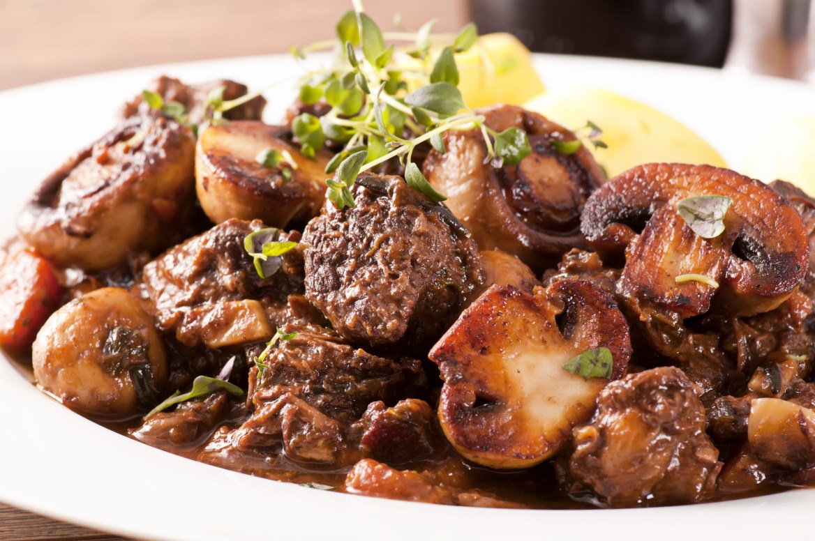 SPEZZATINO DI VITELLO CON FUNGHI biella